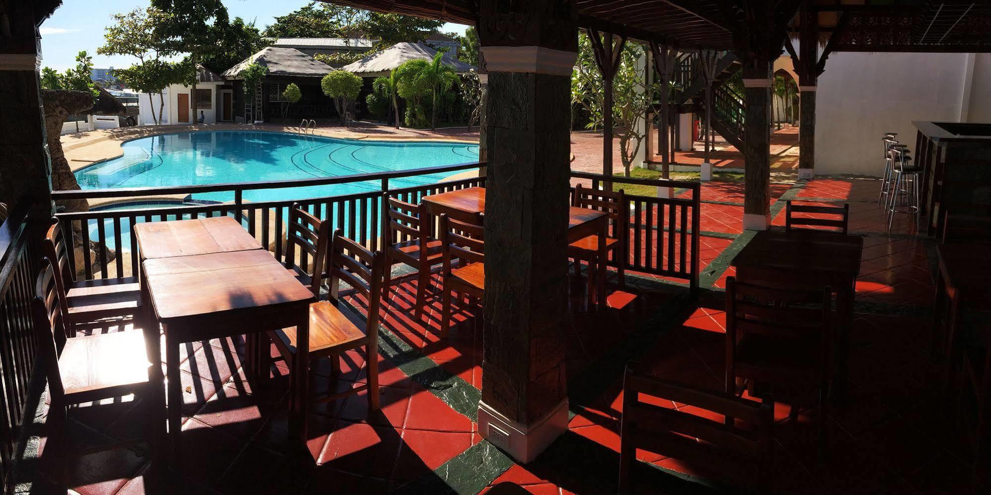 Blue Garden Resort Isla de Mactán Exterior foto